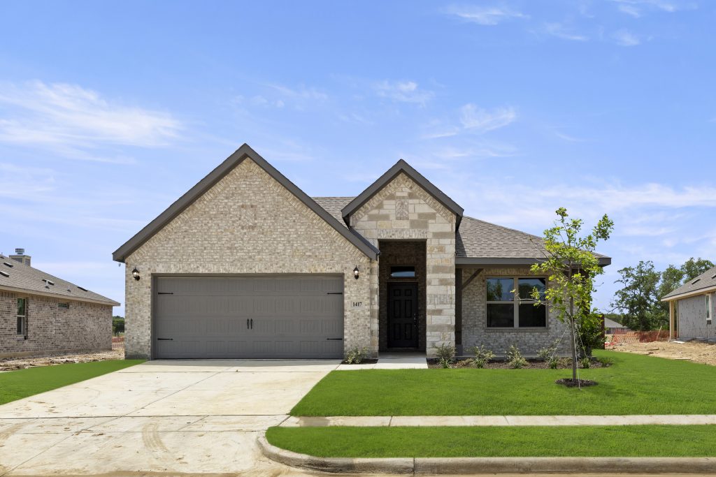 01_1417-Coventry-Aubrey-TX-New-Home-for-Sale-Front-Elevation-aubrey-tx-lincoln