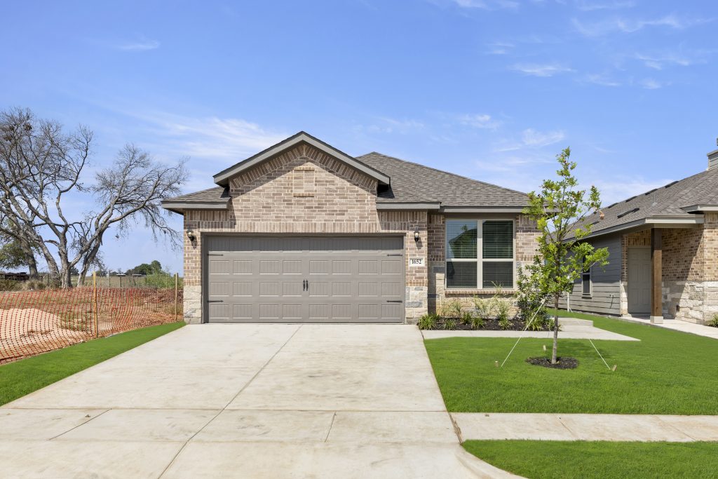 01_1652-Edgeway-Aubrey-TX-New-Home-for-Sale-Front-Elevation-birch-floor-plan