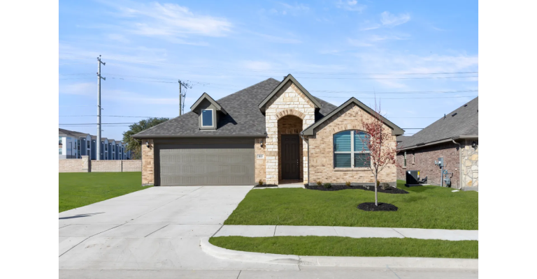 Whistling Duck Drive exterior front