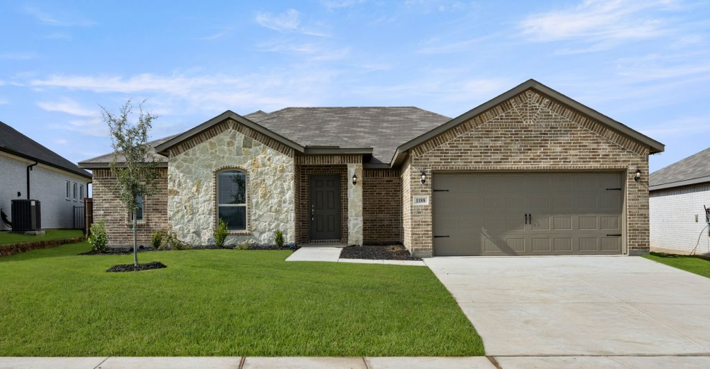 Mountain-Valley-Lake-1188-Oak-Spring-Drive-Burleson-Front-1
